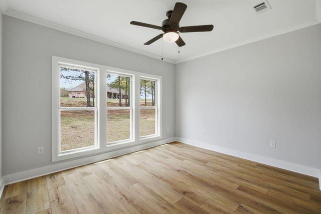 5 Eric Nobles Ln., Sumrall, MS 39482