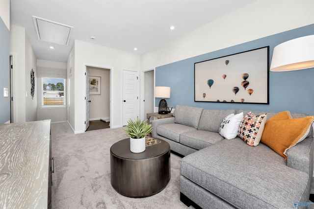 7207 Fox Glen Circle SE, Owens Cross Roads, AL 35763