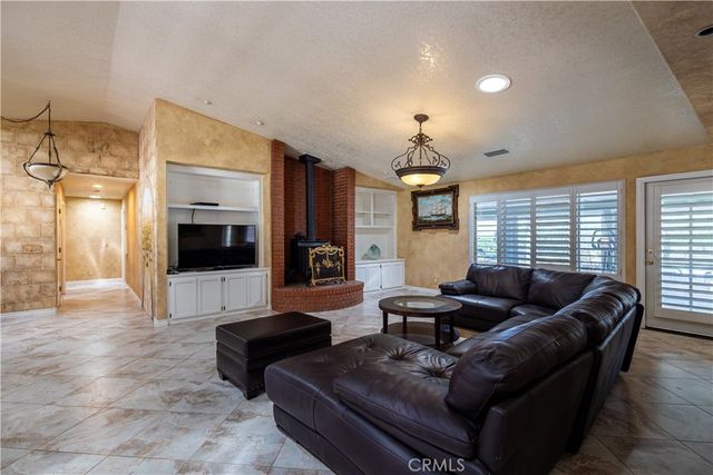 16728 Shirwaun, Apple Valley, CA 92307