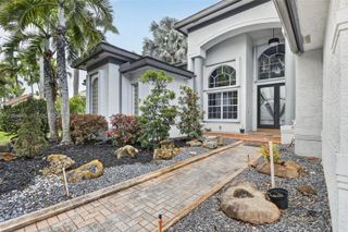 10161 N Lake Vista Cir, Davie, FL 33328