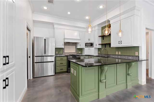 613 Springs Nursery, New Braunfels, TX 78130