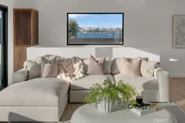 58 66th Place, Long Beach, CA 90803