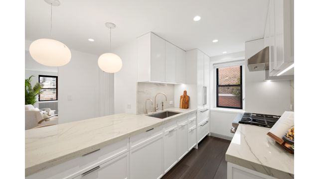 405 E 63RD Street 12CE, New York City, NY 10065