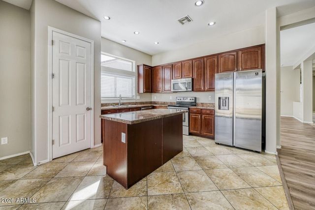 25817 N DESERT MESA Drive, Surprise, AZ 85387