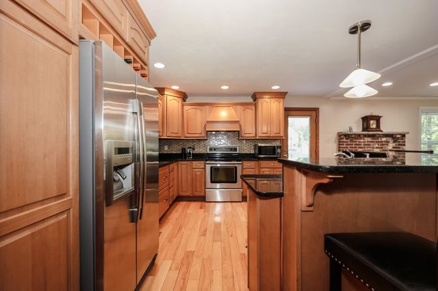 20 Purington Lane, Hampton, NH 03842
