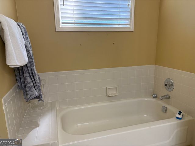 1224 Hunters Drive, Stone Mountain, GA 30083