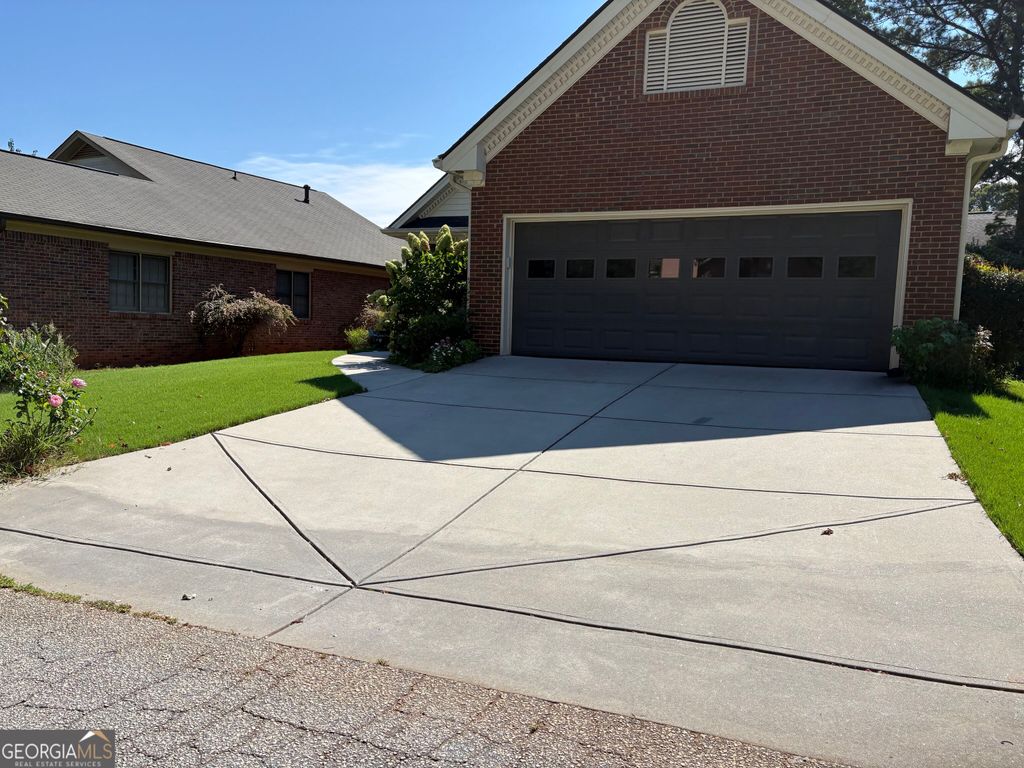 1224 Hunters Drive, Stone Mountain, GA 30083