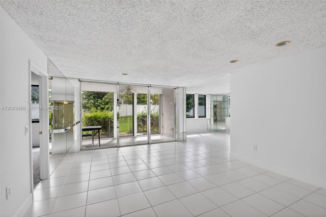 4230 Deste Court 107, Lake Worth, FL 33467
