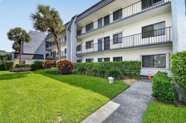 4230 Deste Court 107, Lake Worth, FL 33467
