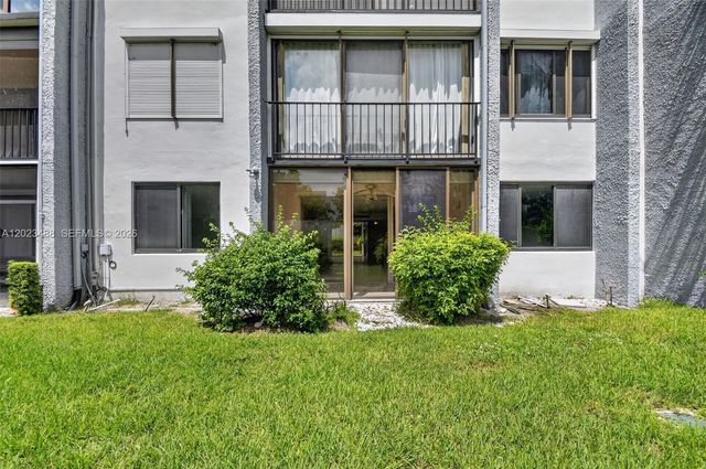4230 Deste Court 107, Lake Worth, FL 33467
