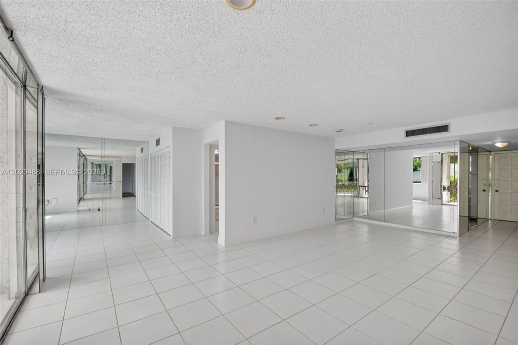 4230 Deste Court 107, Lake Worth, FL 33467