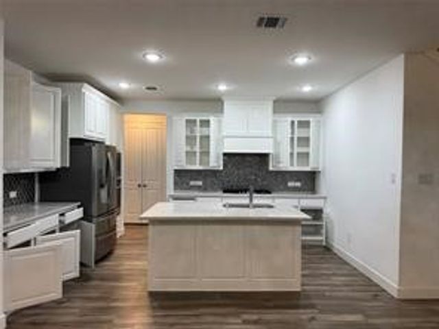 2161 Bonnell Street, Carrollton, TX 75010