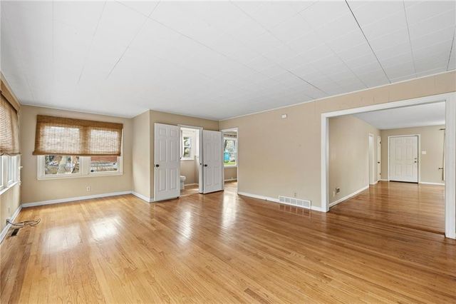 5305 N Cypress Avenue, Kansas City, MO 64119