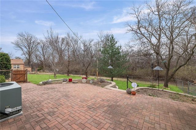 5305 N Cypress Avenue, Kansas City, MO 64119