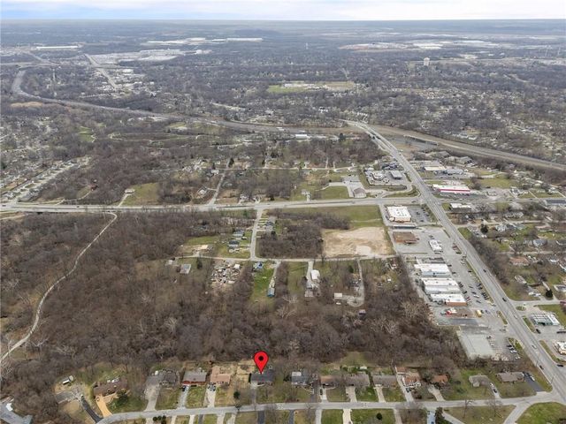 5305 N Cypress Avenue, Kansas City, MO 64119