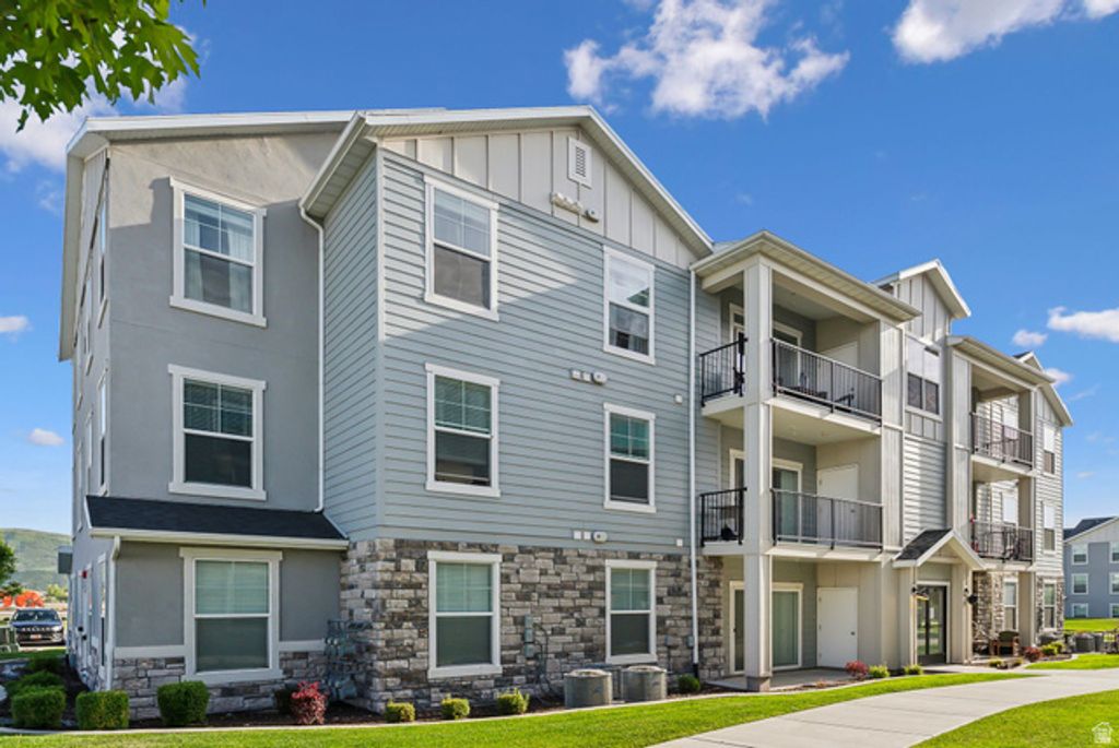 Image 1 of property listing at 1128 S 820 E #3301, Heber City, UT 84032