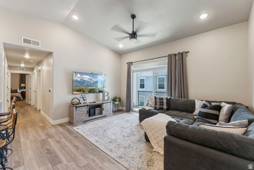 Image 6 of property listing at 1128 S 820 E #3301, Heber City, UT 84032