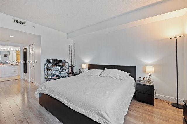 2475 Brickell Ave 1805, Miami, FL 33129