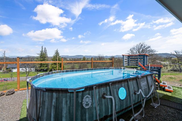 4886 Antelope Road, White City, OR 97503