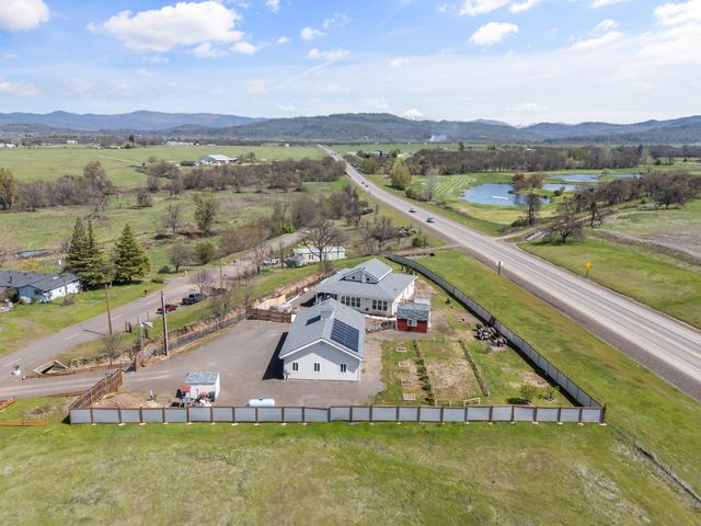 4886 Antelope Road, White City, OR 97503