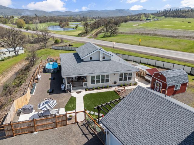 4886 Antelope Road, White City, OR 97503