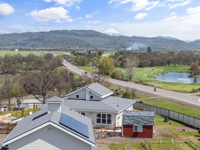 4886 Antelope Road, White City, OR 97503