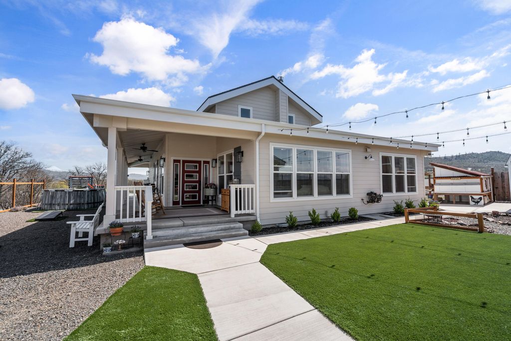 4886 Antelope Road, White City, OR 97503