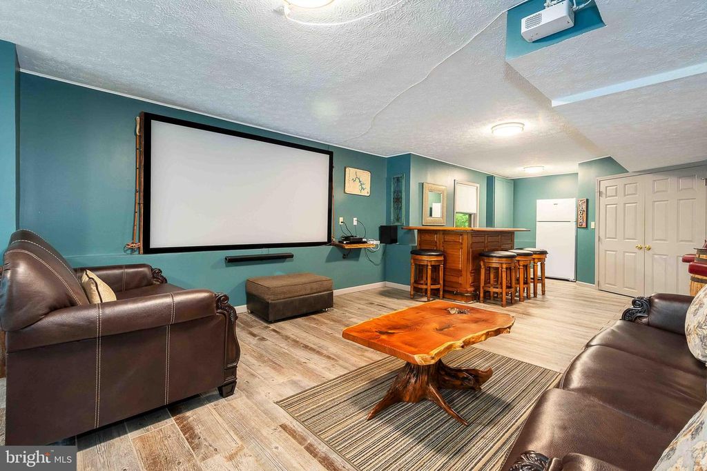 Image 28 of property listing at 305 LAKE POINTE DR, Mc Henry, MD 21541
