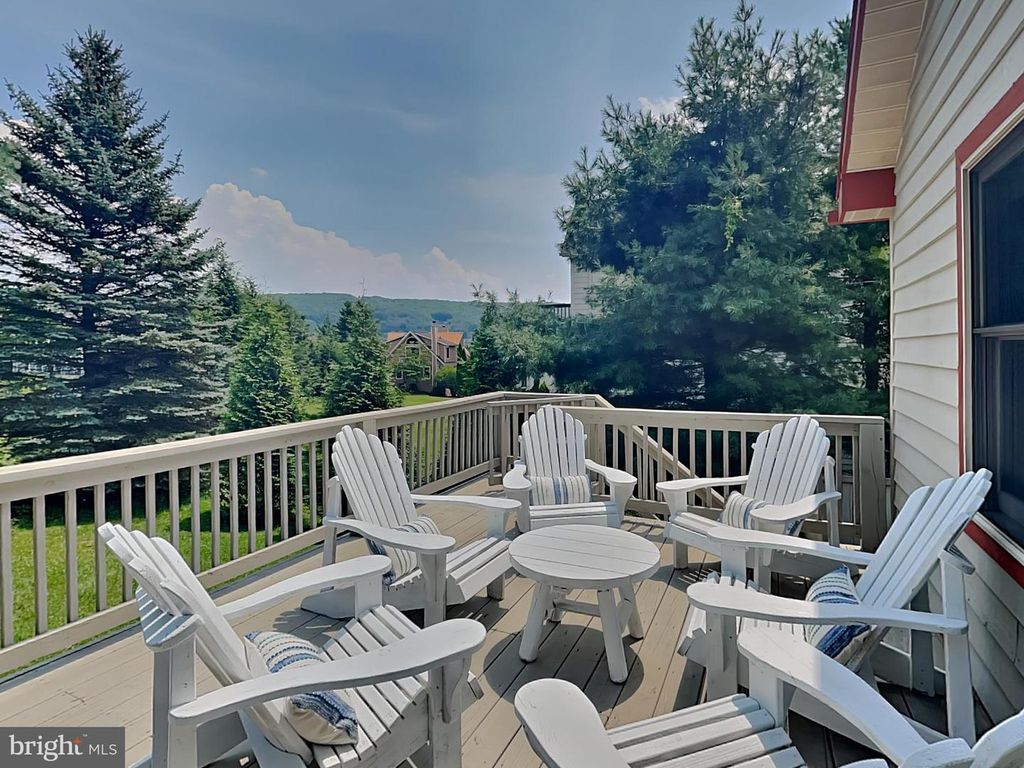 Image 43 of property listing at 305 LAKE POINTE DR, Mc Henry, MD 21541