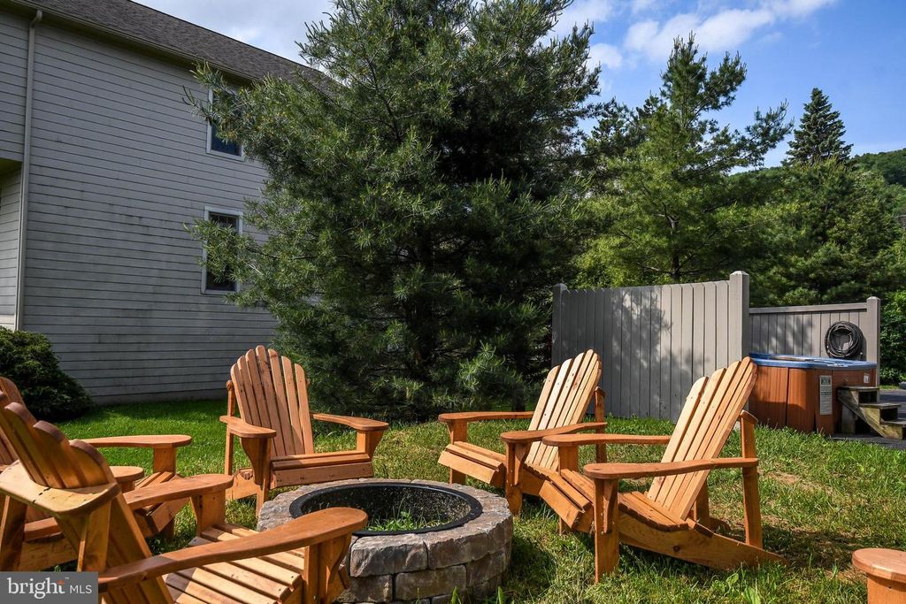 Image 46 of property listing at 305 LAKE POINTE DR, Mc Henry, MD 21541
