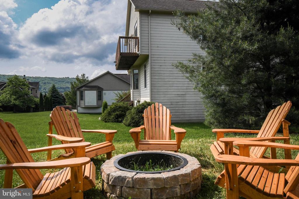 Image 47 of property listing at 305 LAKE POINTE DR, Mc Henry, MD 21541