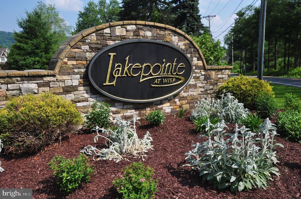 Image 48 of property listing at 305 LAKE POINTE DR, Mc Henry, MD 21541