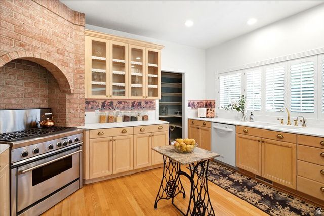 2821 N 200 W, North Ogden, UT 84414