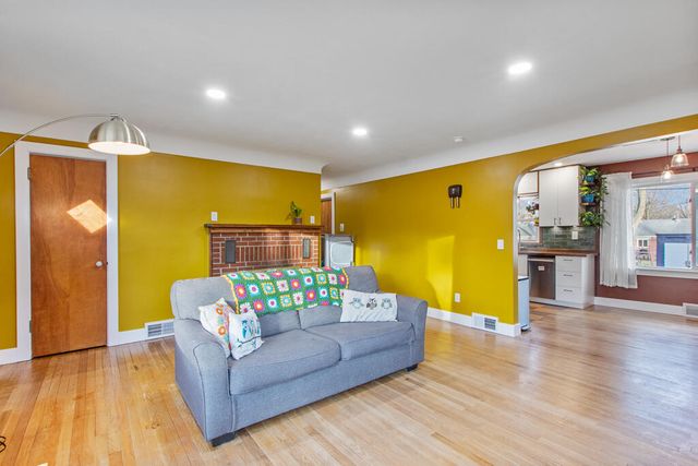 992 N Prospect Road, Ypsilanti, MI 48198