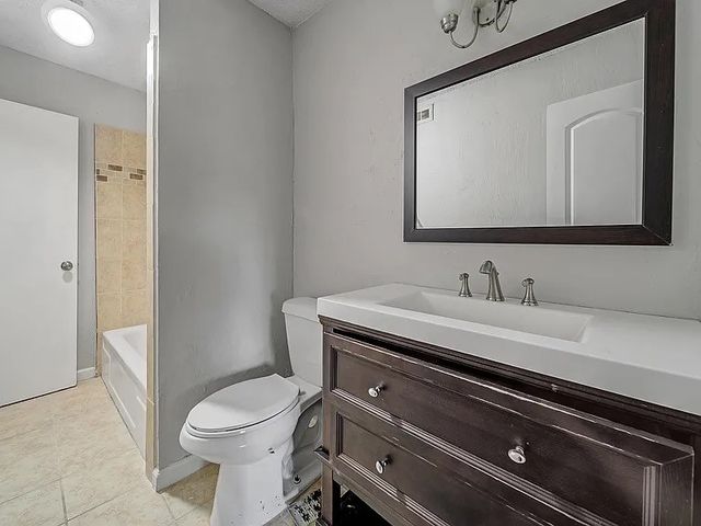 1901 Kingswood Court 1905, Denton, TX 76205