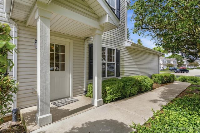 2471 Stoughton Circle 2471, Aurora, IL 60502