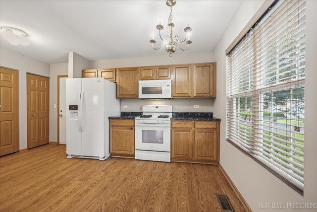 2471 Stoughton Circle 2471, Aurora, IL 60502