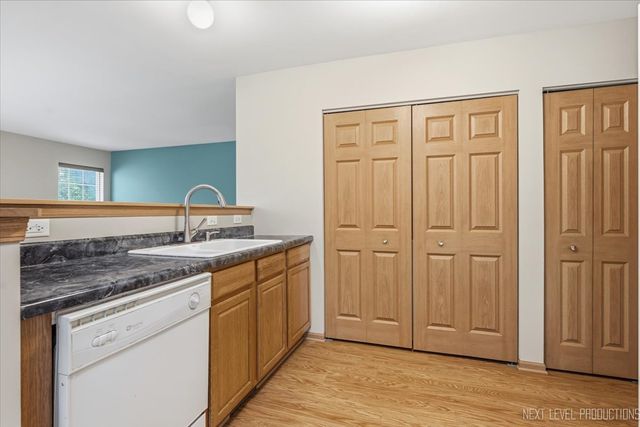 2471 Stoughton Circle 2471, Aurora, IL 60502