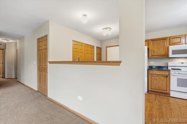 2471 Stoughton Circle 2471, Aurora, IL 60502