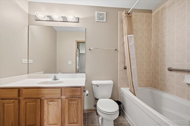 2471 Stoughton Circle 2471, Aurora, IL 60502