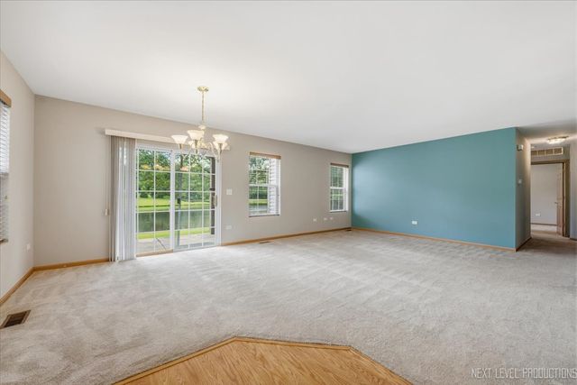 2471 Stoughton Circle 2471, Aurora, IL 60502