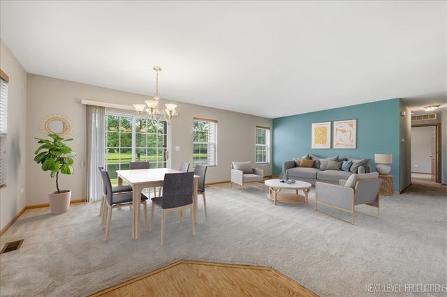 2471 Stoughton Circle 2471, Aurora, IL 60502
