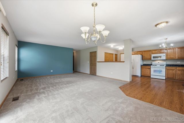 2471 Stoughton Circle 2471, Aurora, IL 60502