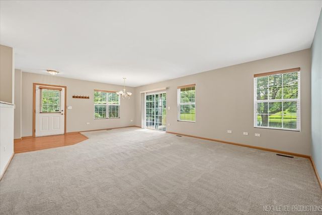 2471 Stoughton Circle 2471, Aurora, IL 60502