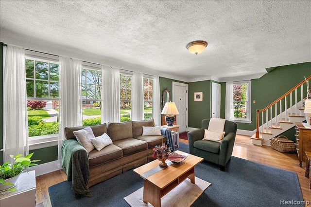 11024 Hubbard Street, Livonia, MI 48150