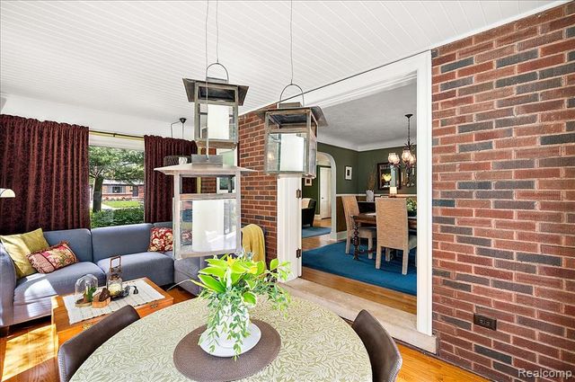 11024 Hubbard Street, Livonia, MI 48150