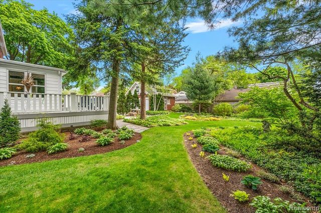 11024 Hubbard Street, Livonia, MI 48150