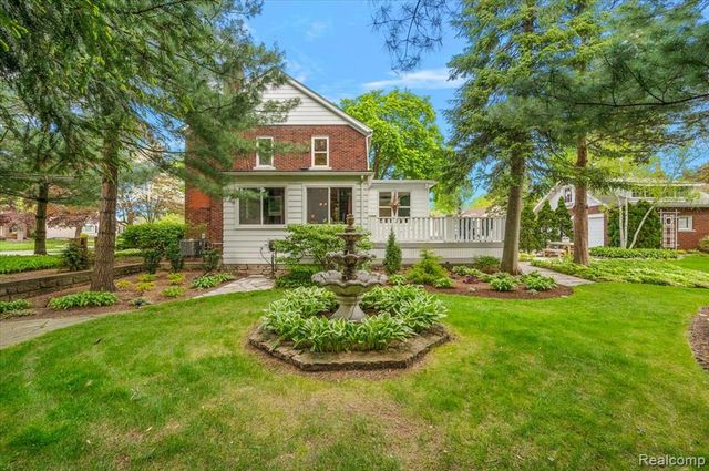 11024 Hubbard Street, Livonia, MI 48150