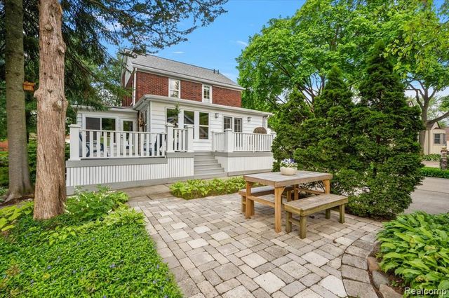 11024 Hubbard Street, Livonia, MI 48150