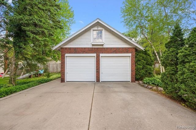 11024 Hubbard Street, Livonia, MI 48150